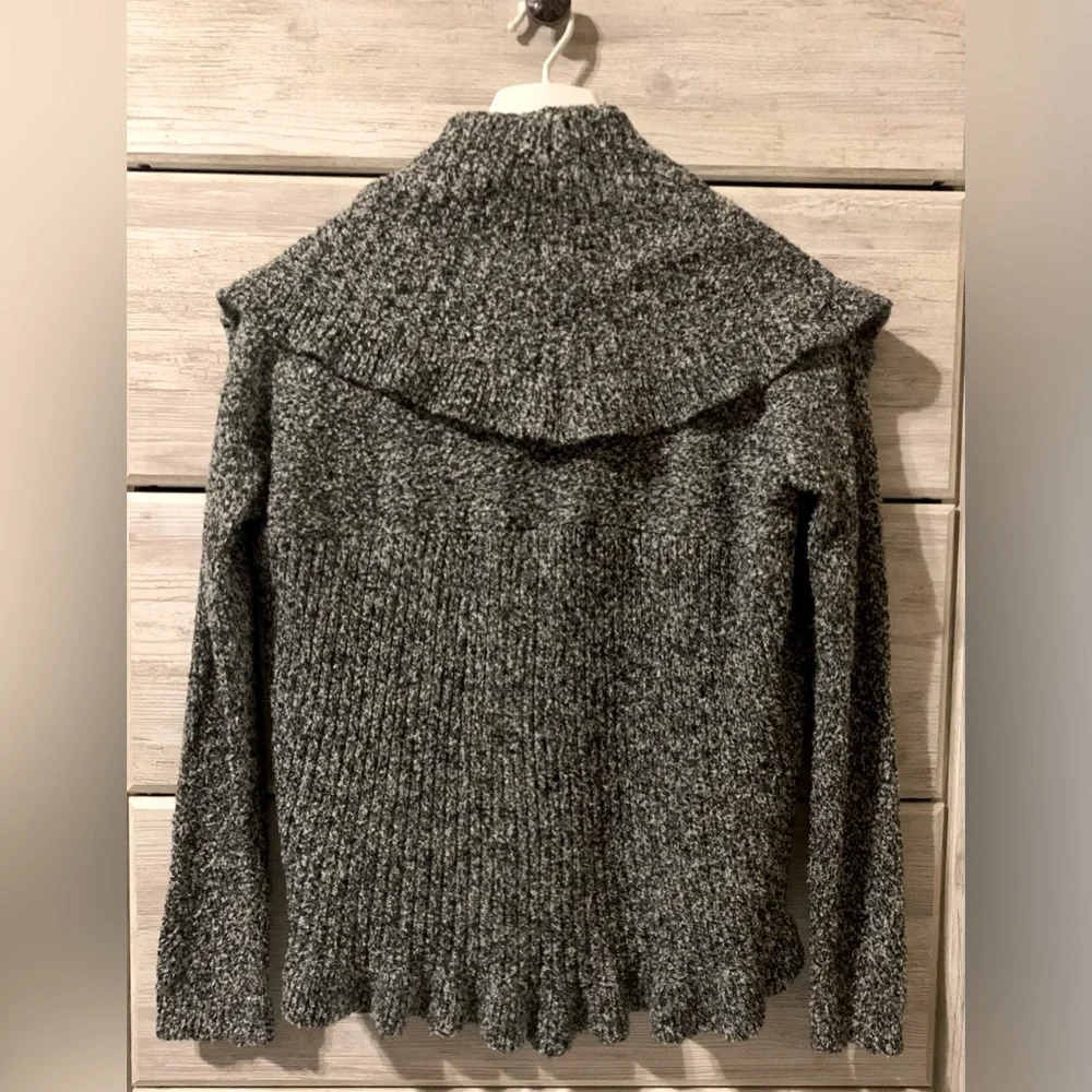 Rafaella Studio Black & White Sweater - Picture 2 of 4